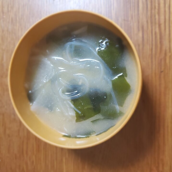 大根とわかめと春雨のお味噌汁